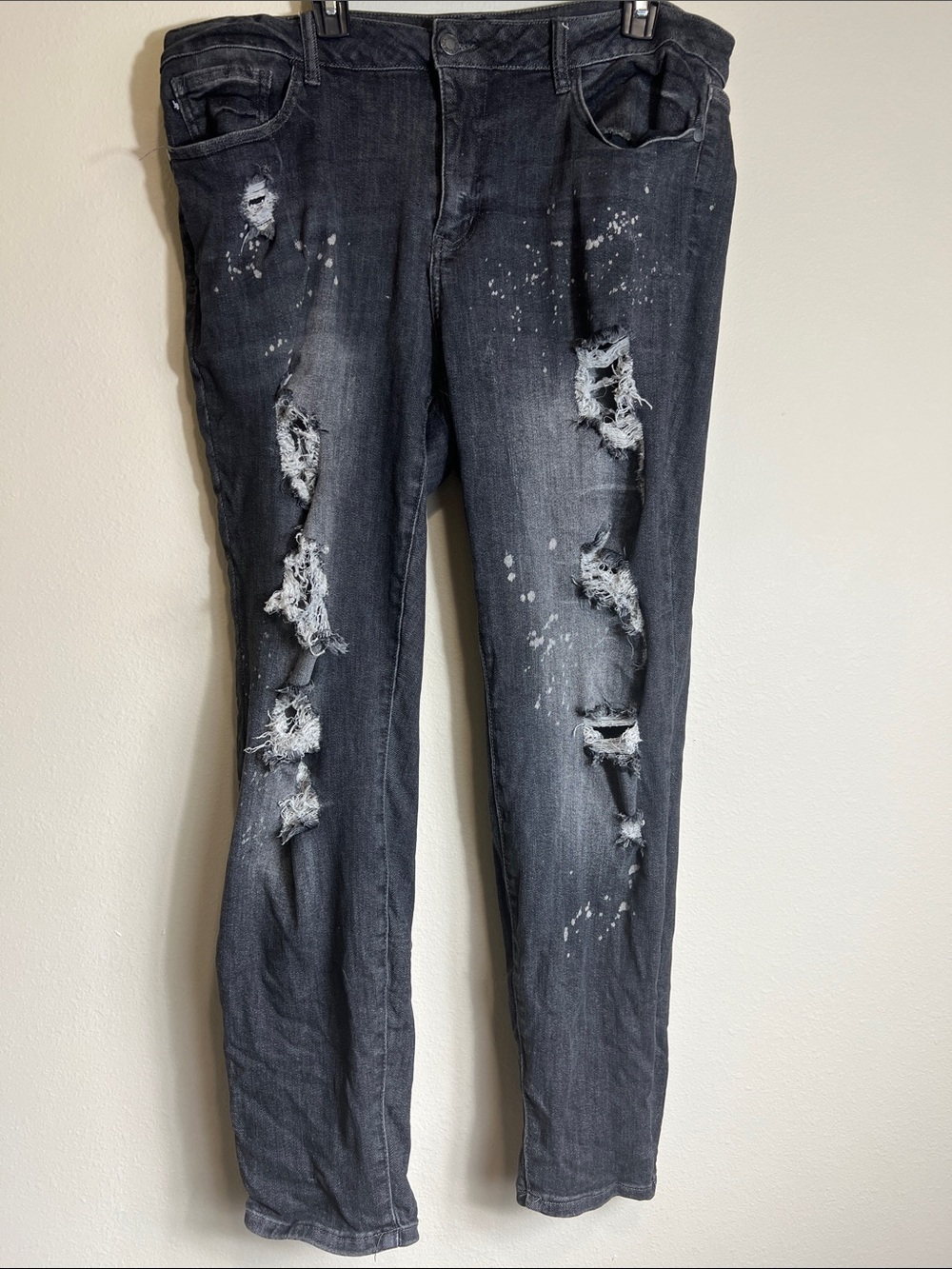 Judy Blue Distressed Black Boyfriend Jeans with Paint-Splash Detail